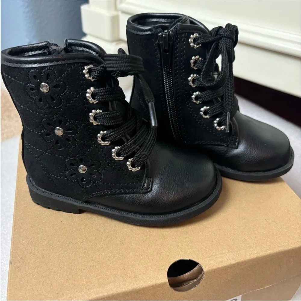 Like New in Box Black Kids Boots Jorya Black Vegan Leather Suede Flowet Rivet